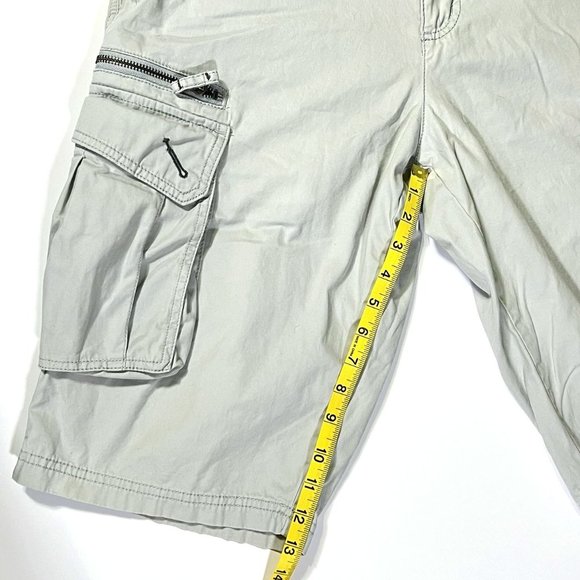 Columbia - Omni-Shade Sun Protection - Men's Size 32 - Beige Cargo Shorts - Picture 8 of 9